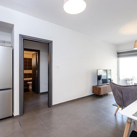 Book Me Now Central Flat Appartamento Larnaca Esterno foto