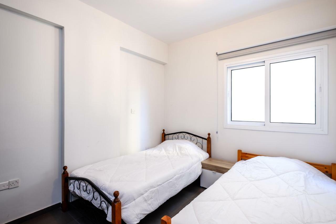 Book Me Now Central Flat Appartamento Larnaca Esterno foto