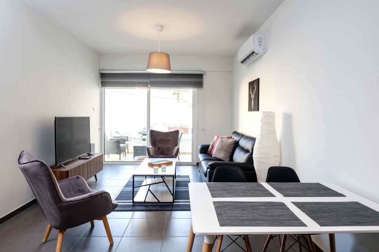 Book Me Now Central Flat Appartamento Larnaca Esterno foto