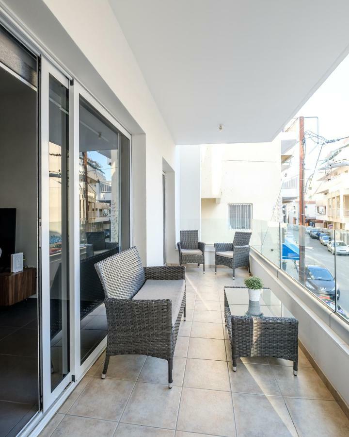 Book Me Now Central Flat Appartamento Larnaca Esterno foto