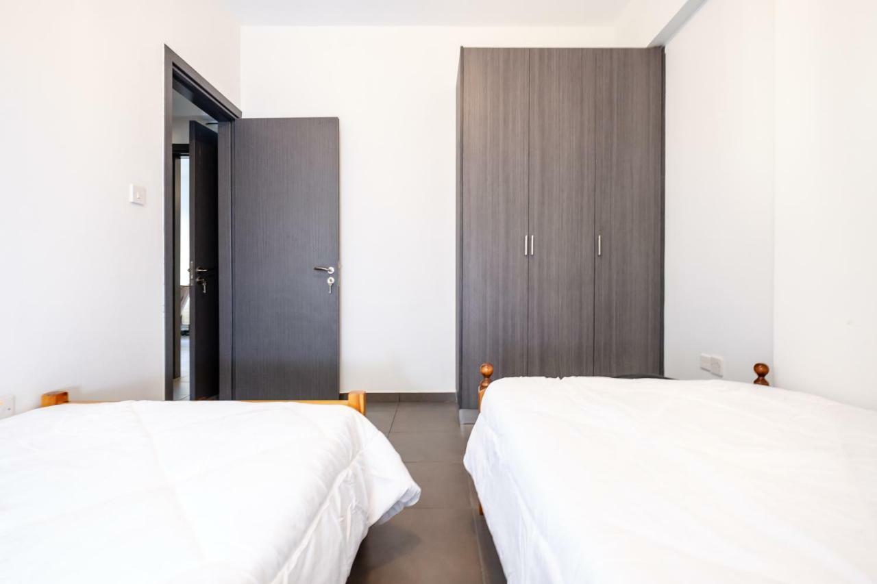 Book Me Now Central Flat Appartamento Larnaca Esterno foto